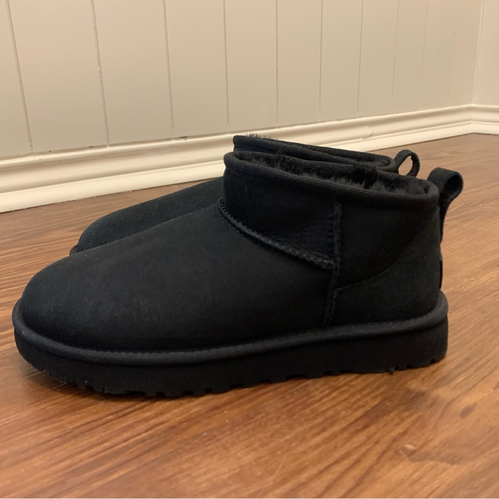 Ugg Ultra Mini Black size 7